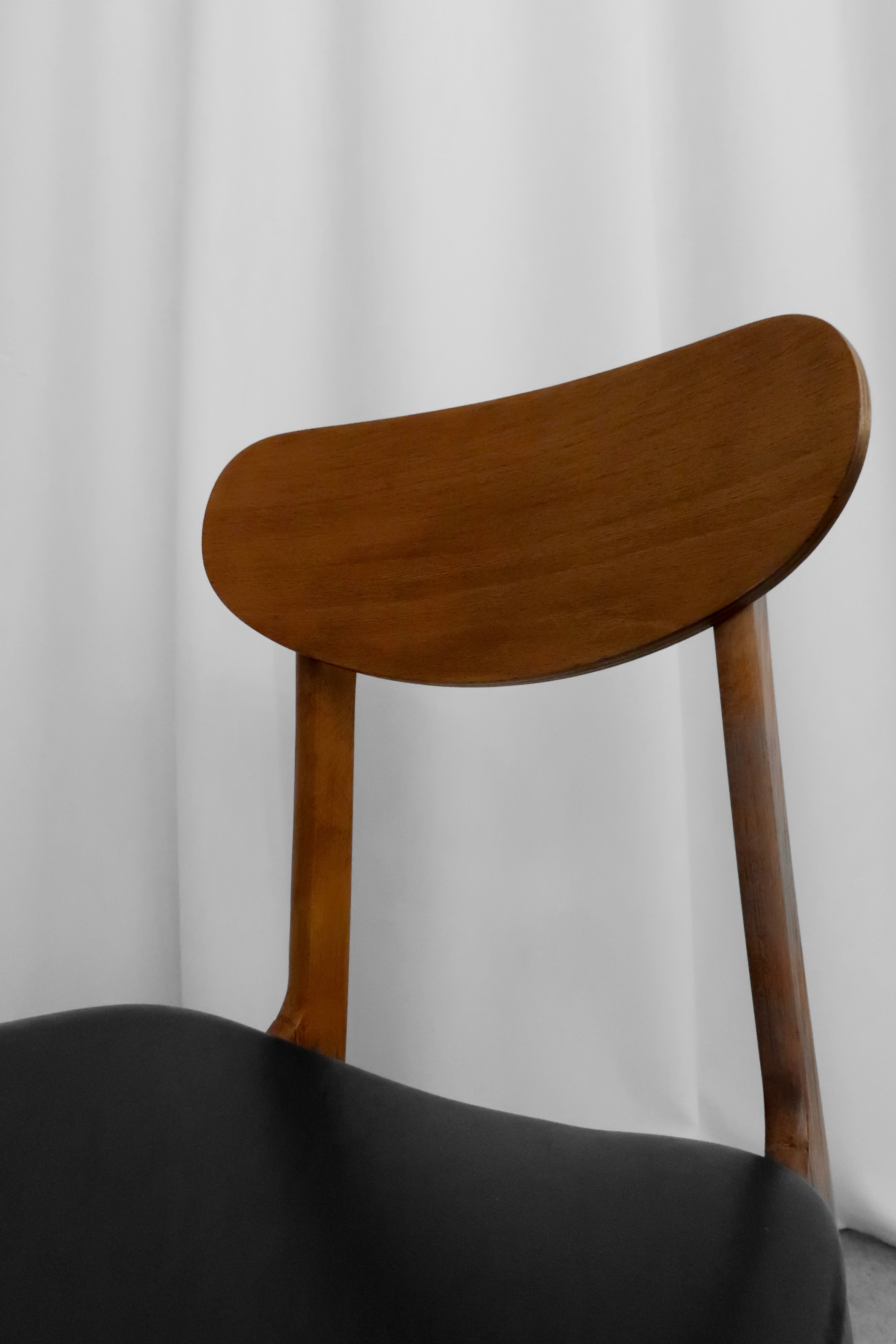 Dánske jedálenské stoličky, teak a koža, 1960s