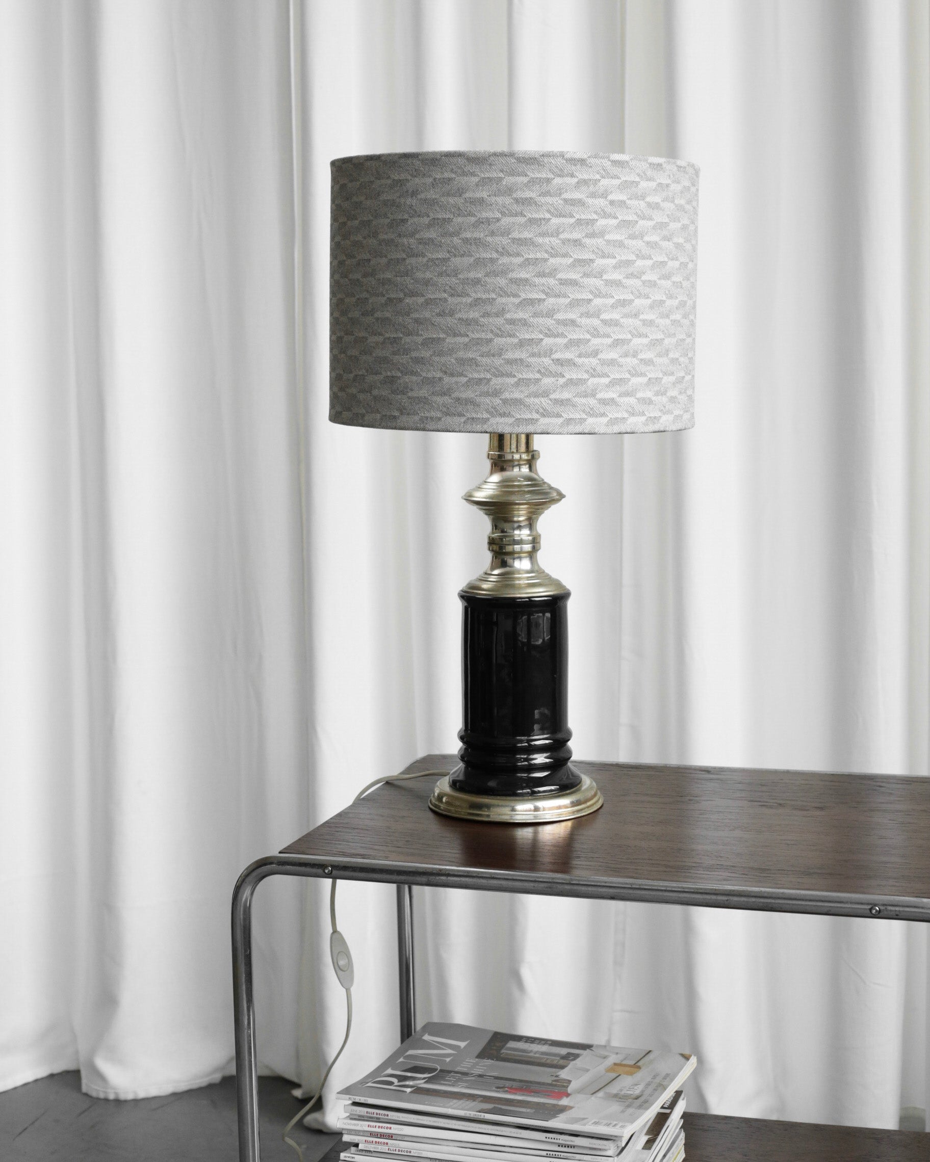 Lampa s černou základnou, 1950s