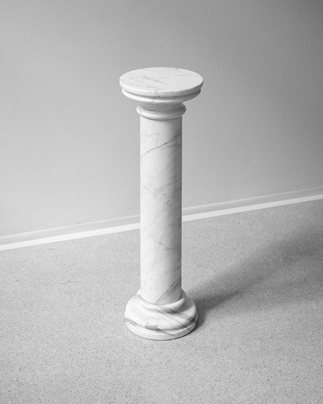 Mramorový stojan
