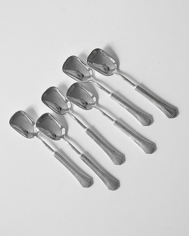 Postříbřené lžičky, 1940s