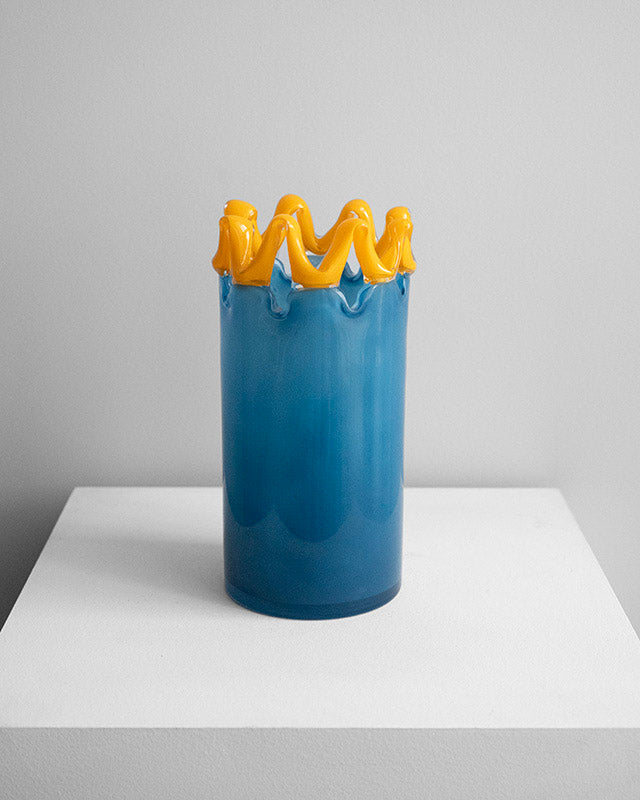 Glass vase with crown