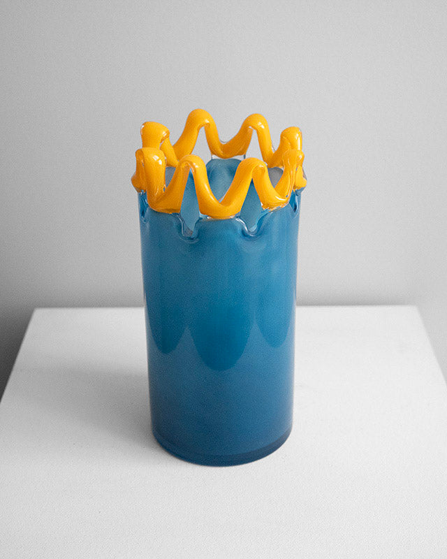 Glass vase with crown