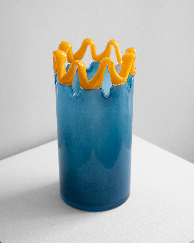 Glass vase with crown