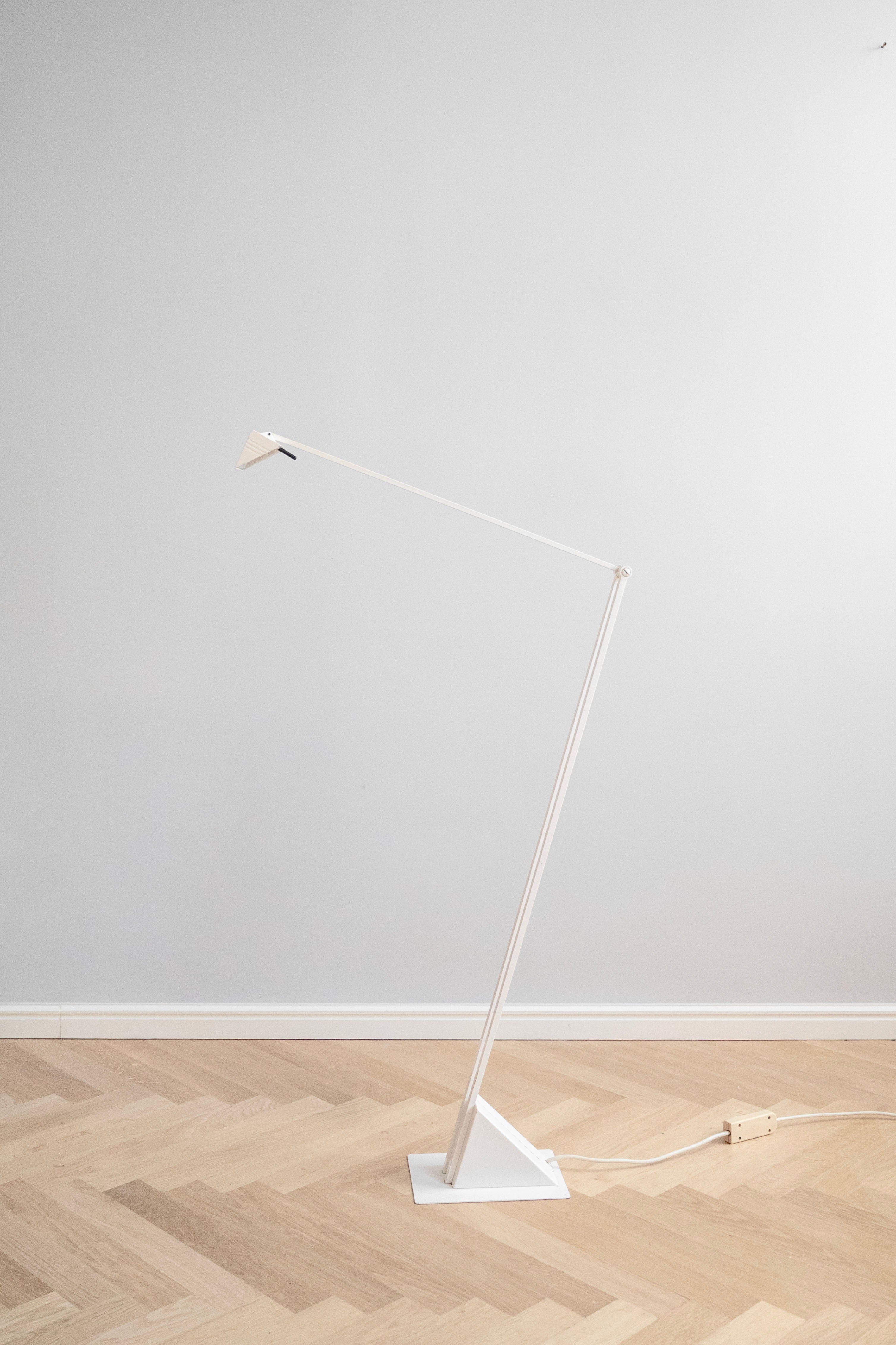 Stojacia lampa v štýle postmoderny, 1980s