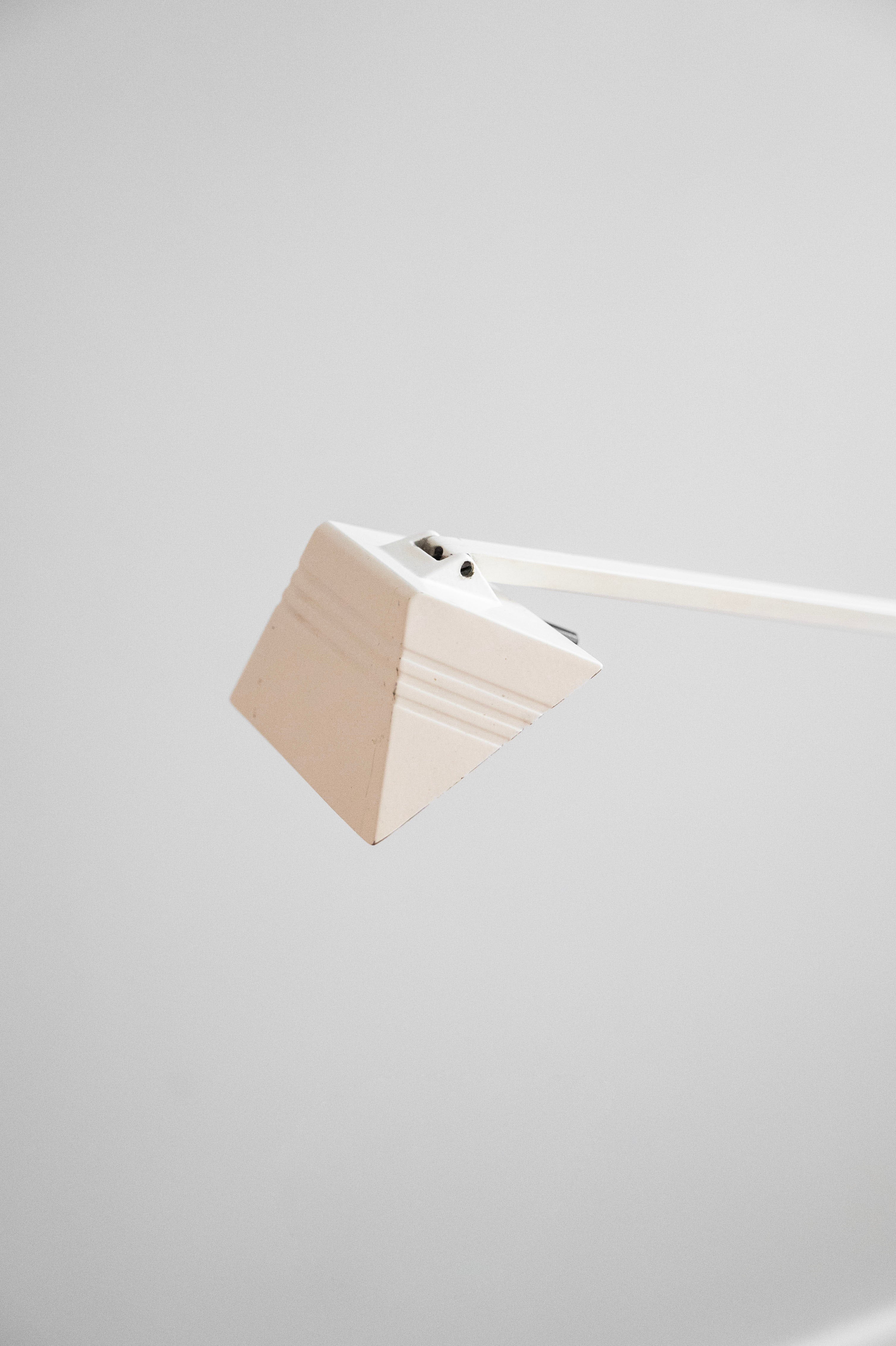 Stojacia lampa v štýle postmoderny, 1980s