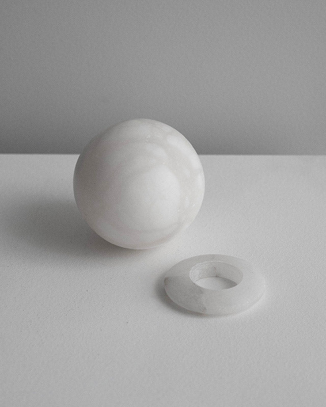 Dekoračná mramorová guľa s podstavou, 1980s