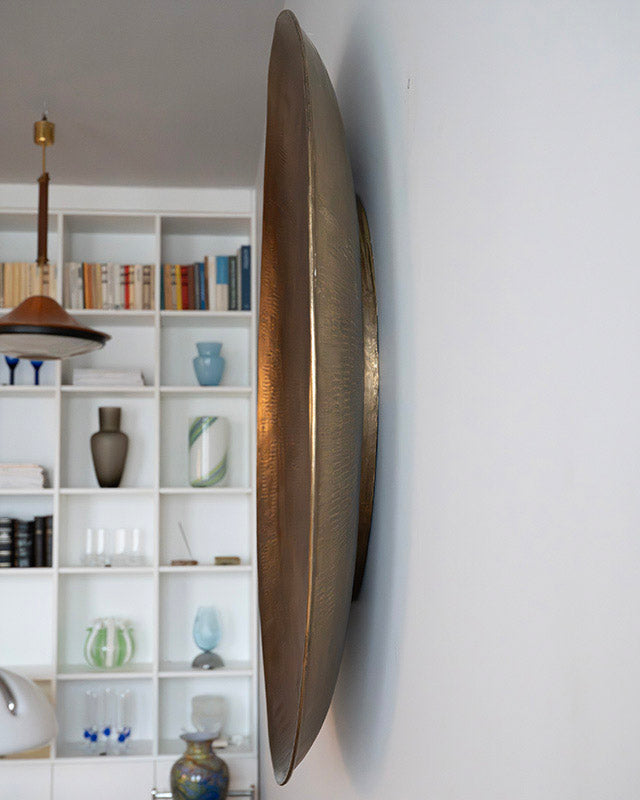 Veľké medené ručne tepané zrkadlo, 1980s