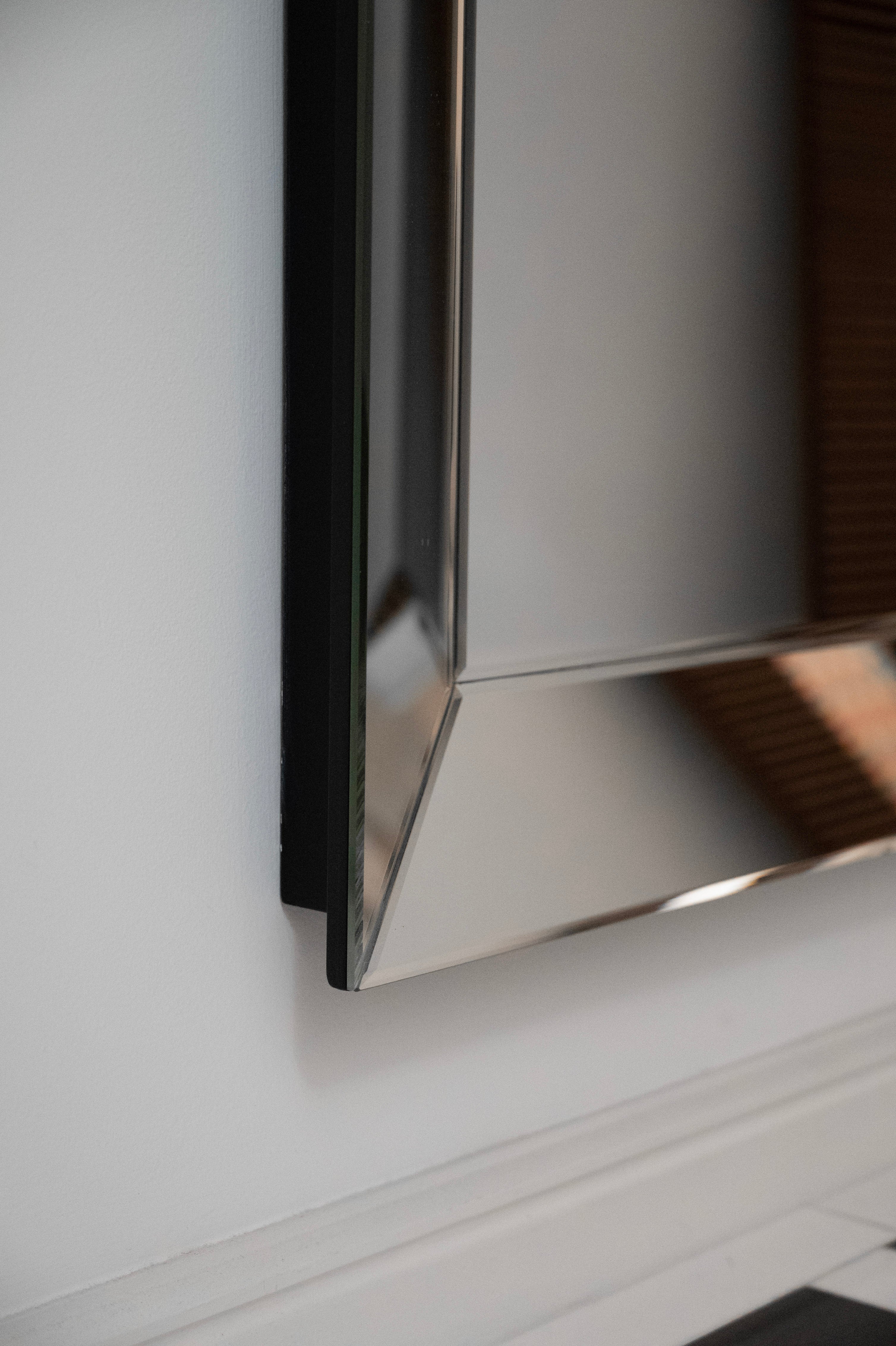 Elegantné veľké zrkadlo