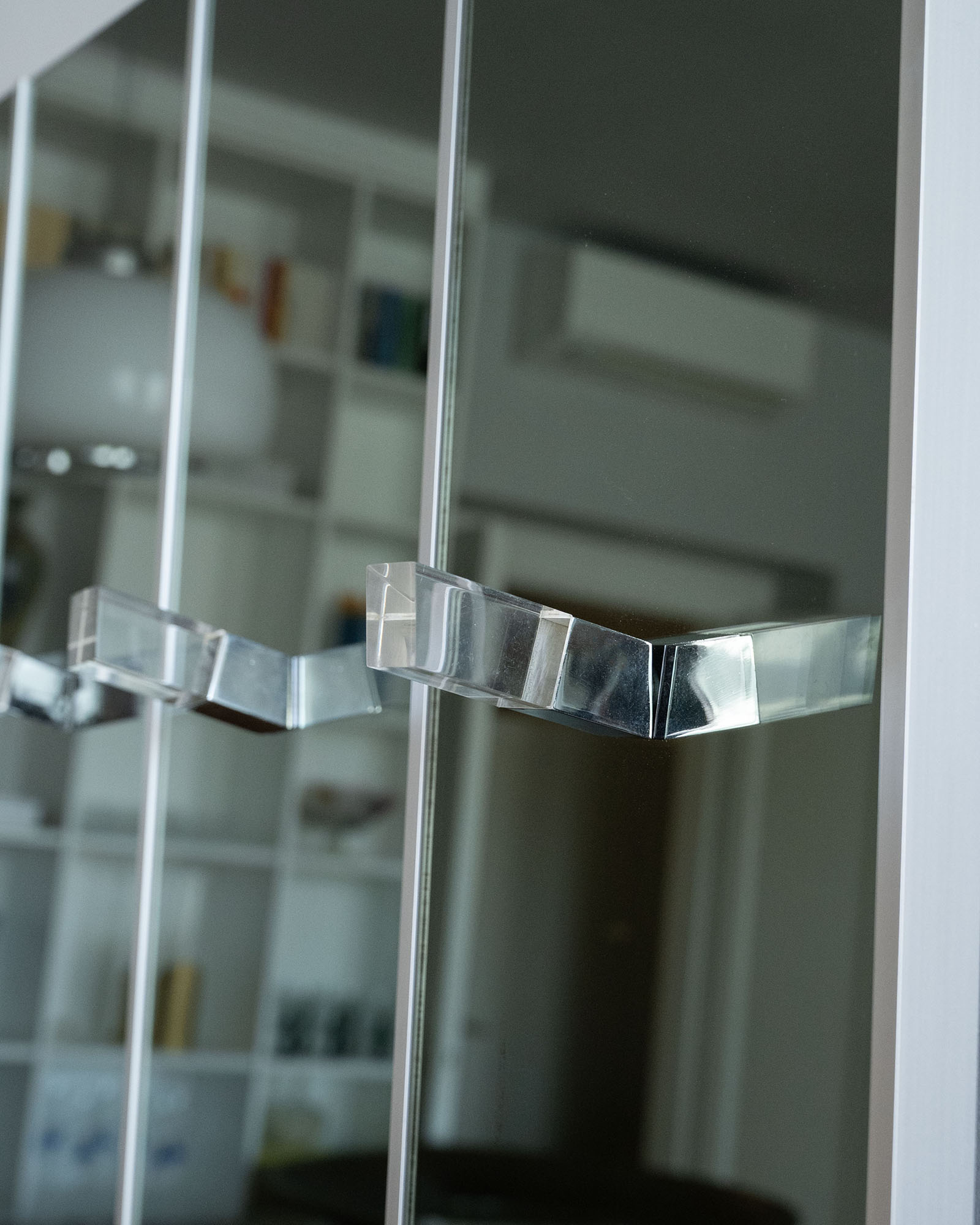 Vysoké nástenné zrkadlá, 1970s