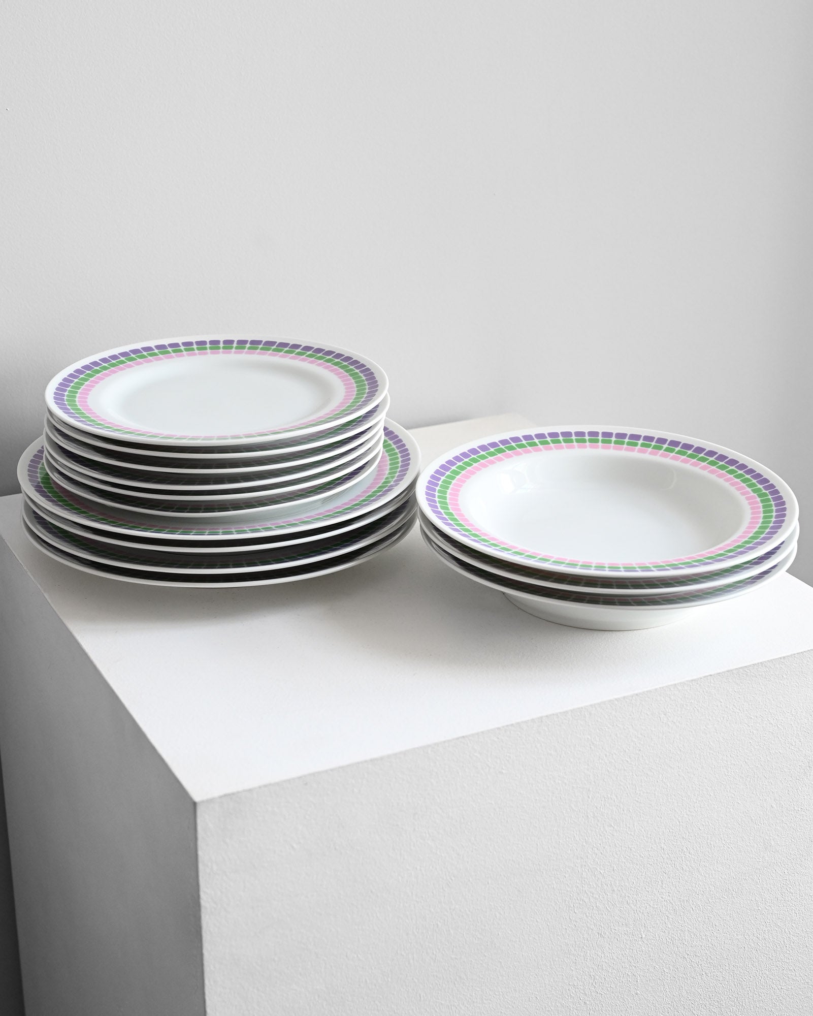 Hravý set tanierov Richard Ginori, 1980s