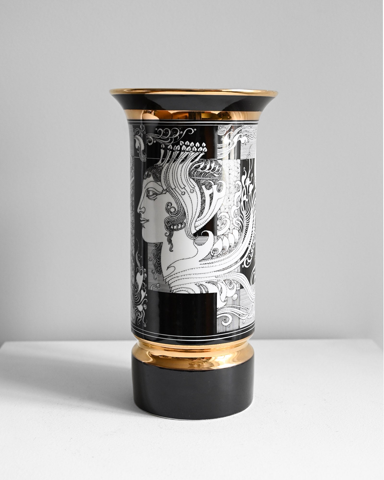 Porcelánová váza Holloháza, 1970s