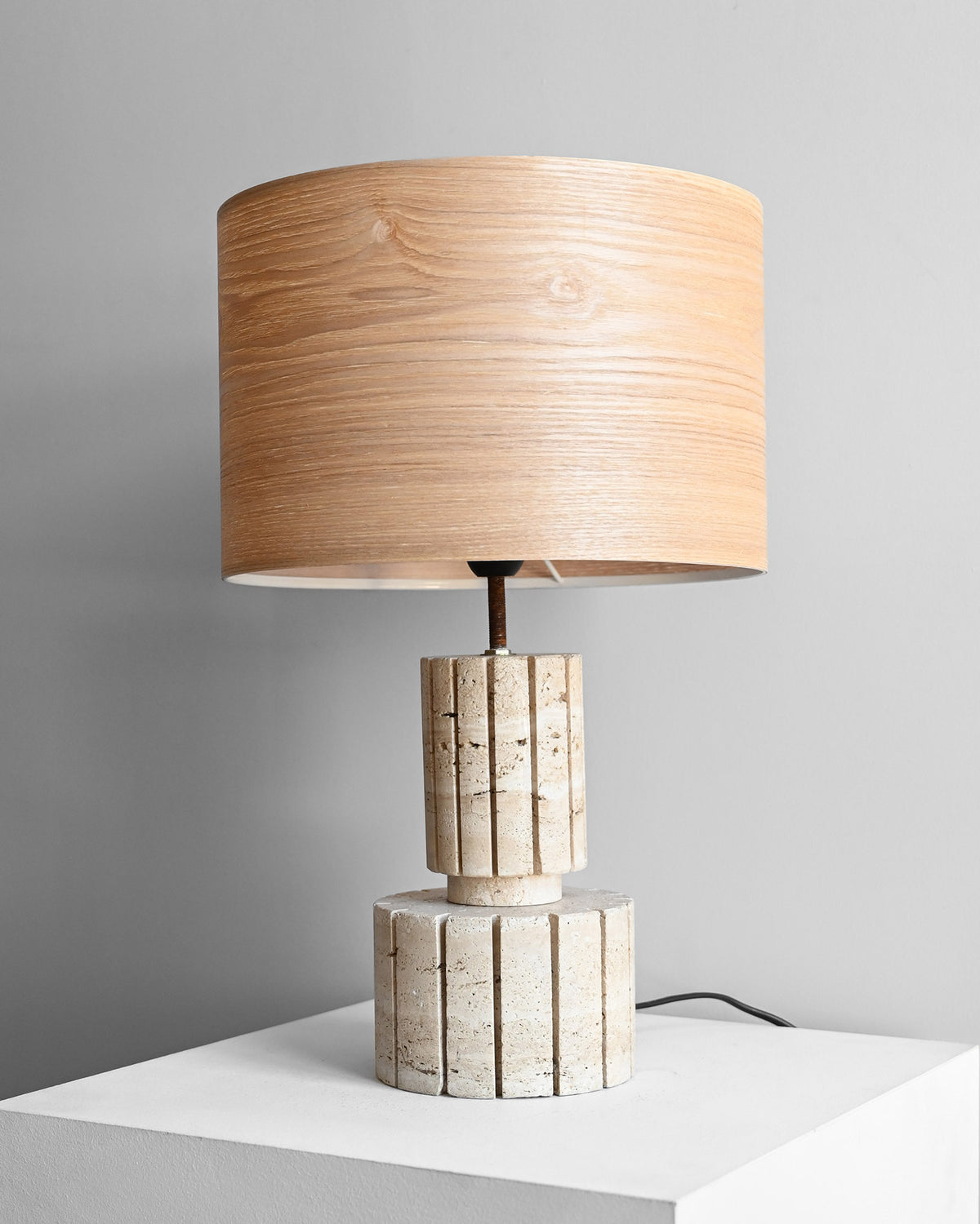 Brutalistická lampa z travertinu, 70. léta