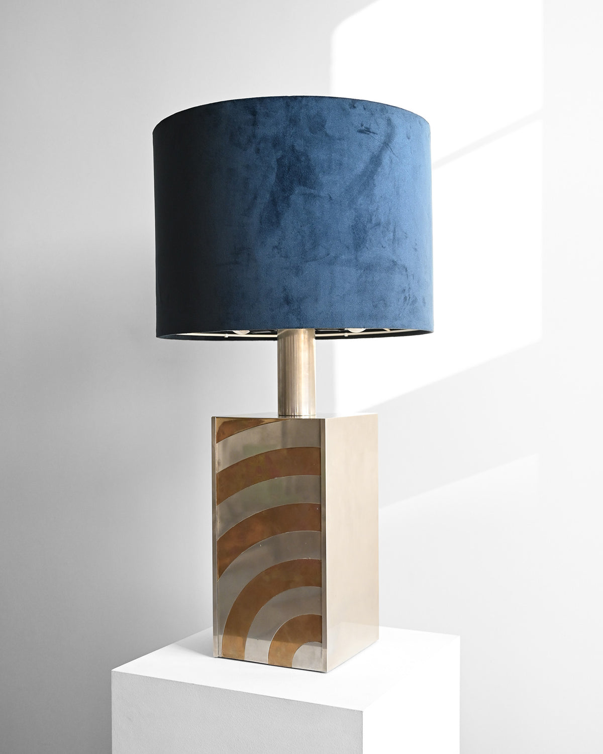 Vysoká mosazná lampa v regency stylu, 70. léta