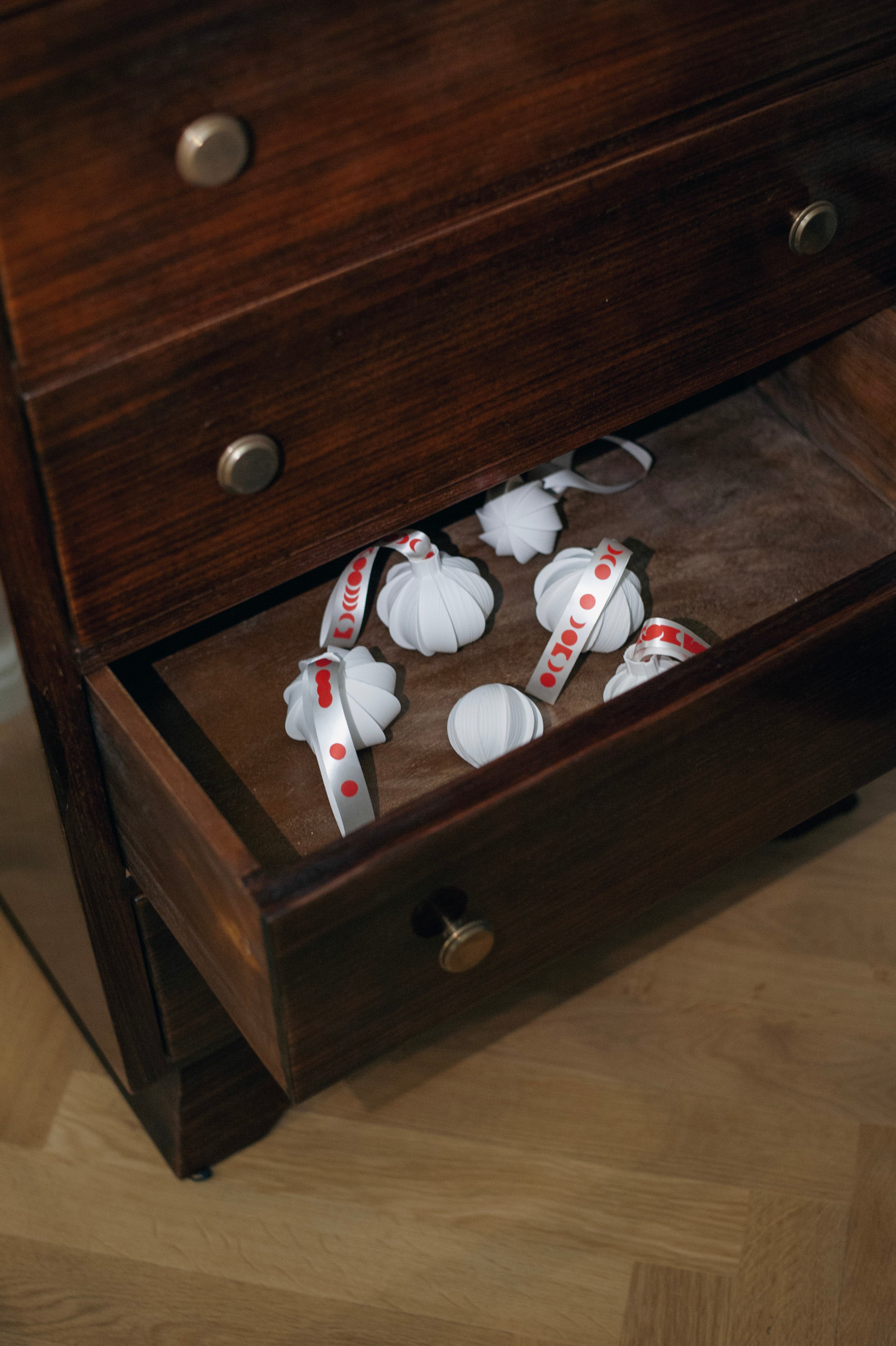 Vianočné porcelánové gule, set 6 ks