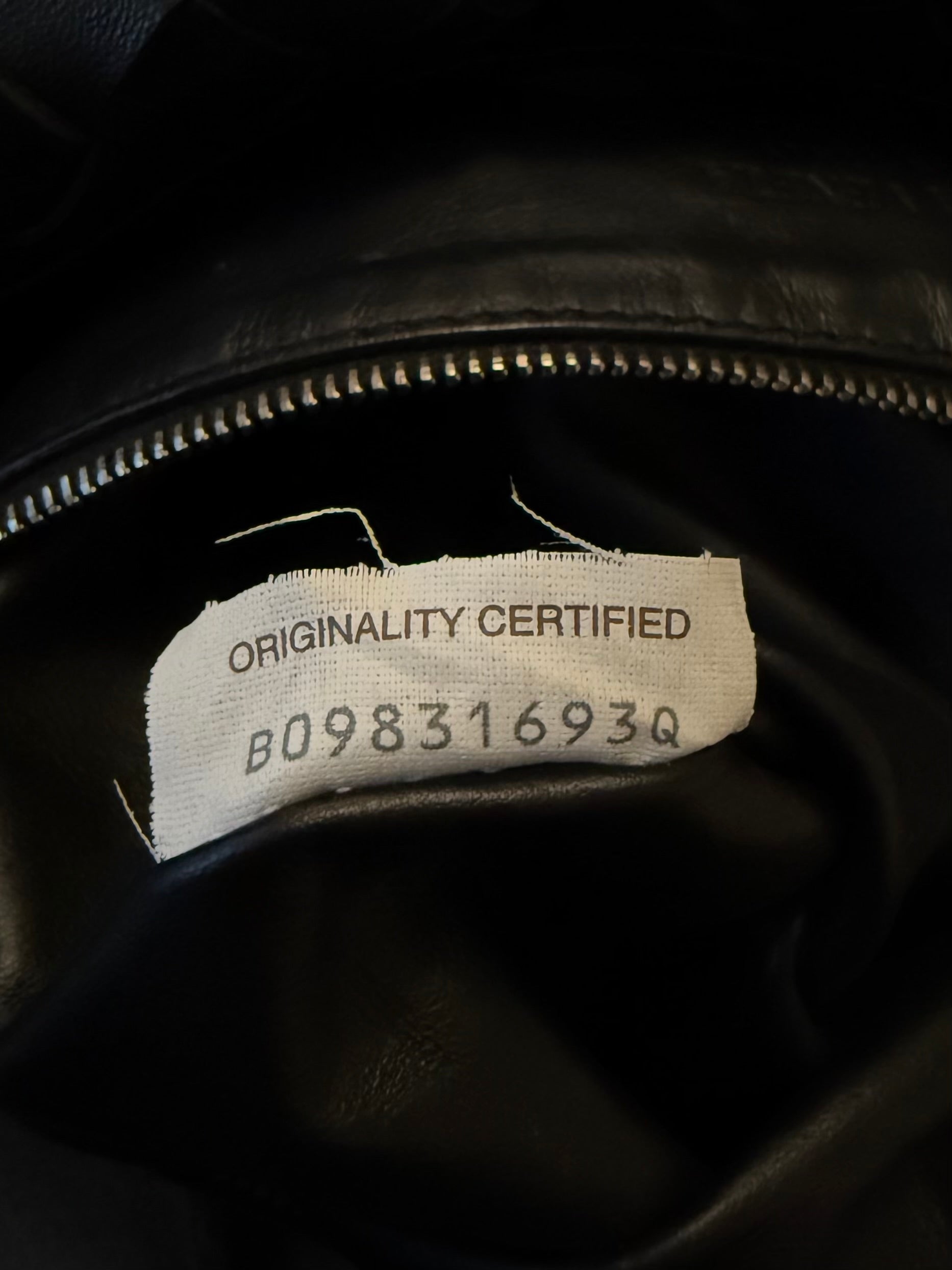 Bottega Veneta Jodie large, čierna koža