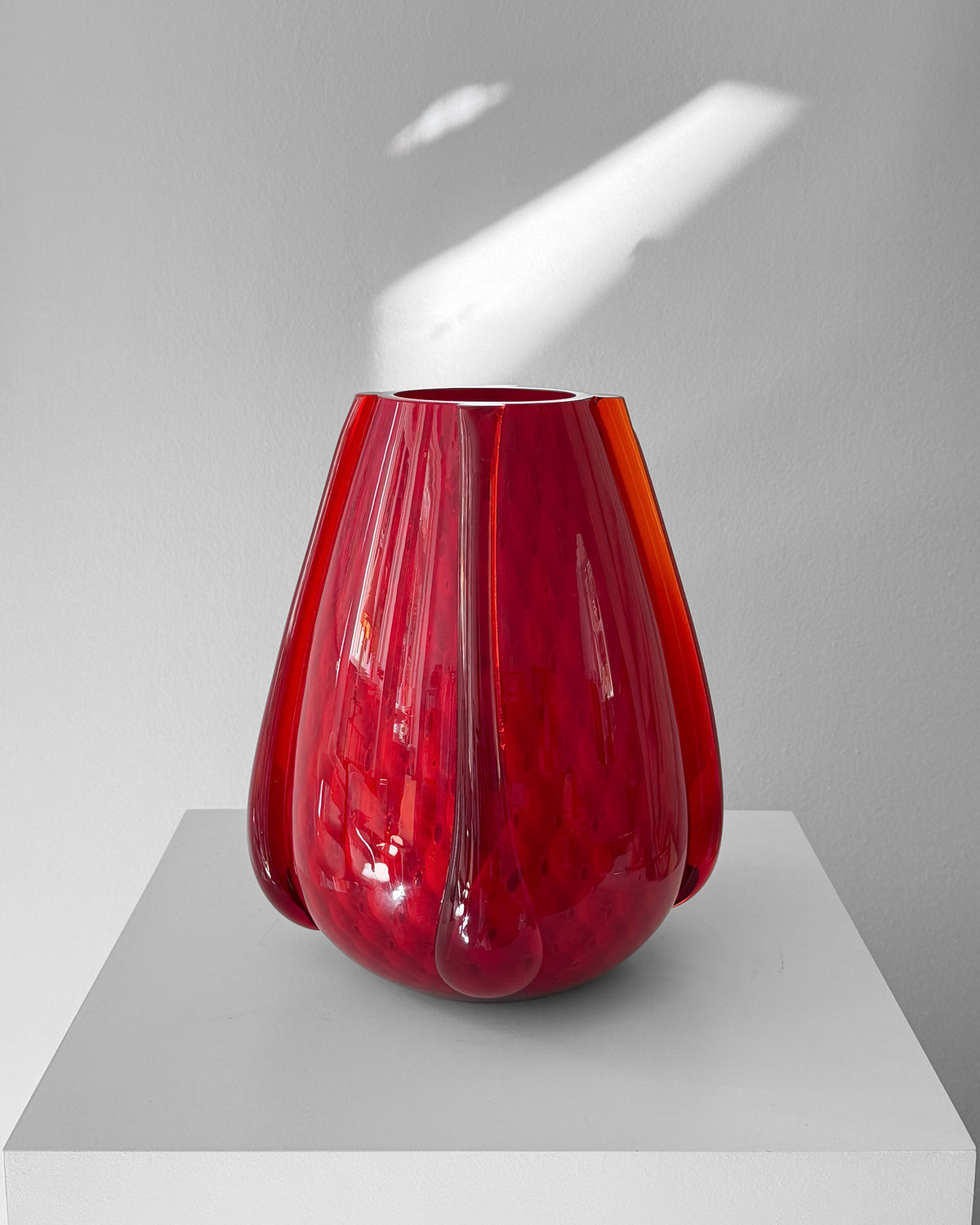 Vysoká váza jahoda murano, 1970s