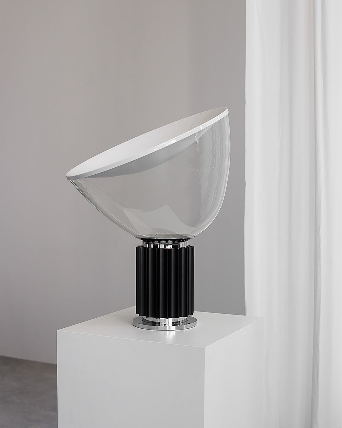 Lampa Taccia, Achille & Pier Giacomo Castiglioni, Flos, 1960s