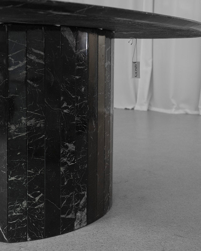 Oválny mramorový jedálenský stôl, Taliansko, 1970s