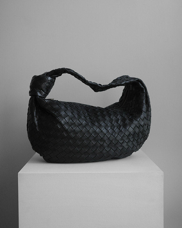 Bottega Veneta Jodie large, čierna koža