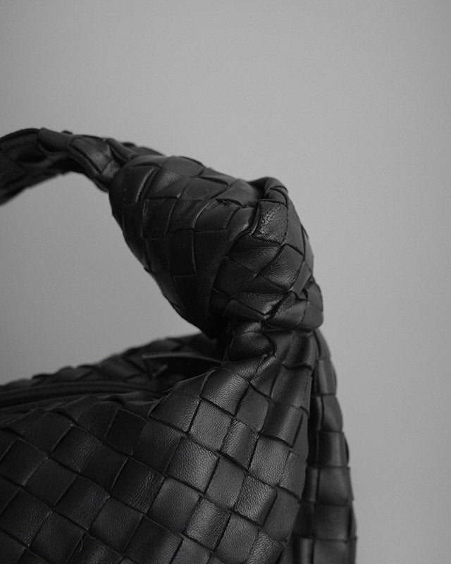 Bottega Veneta Jodie large, čierna koža