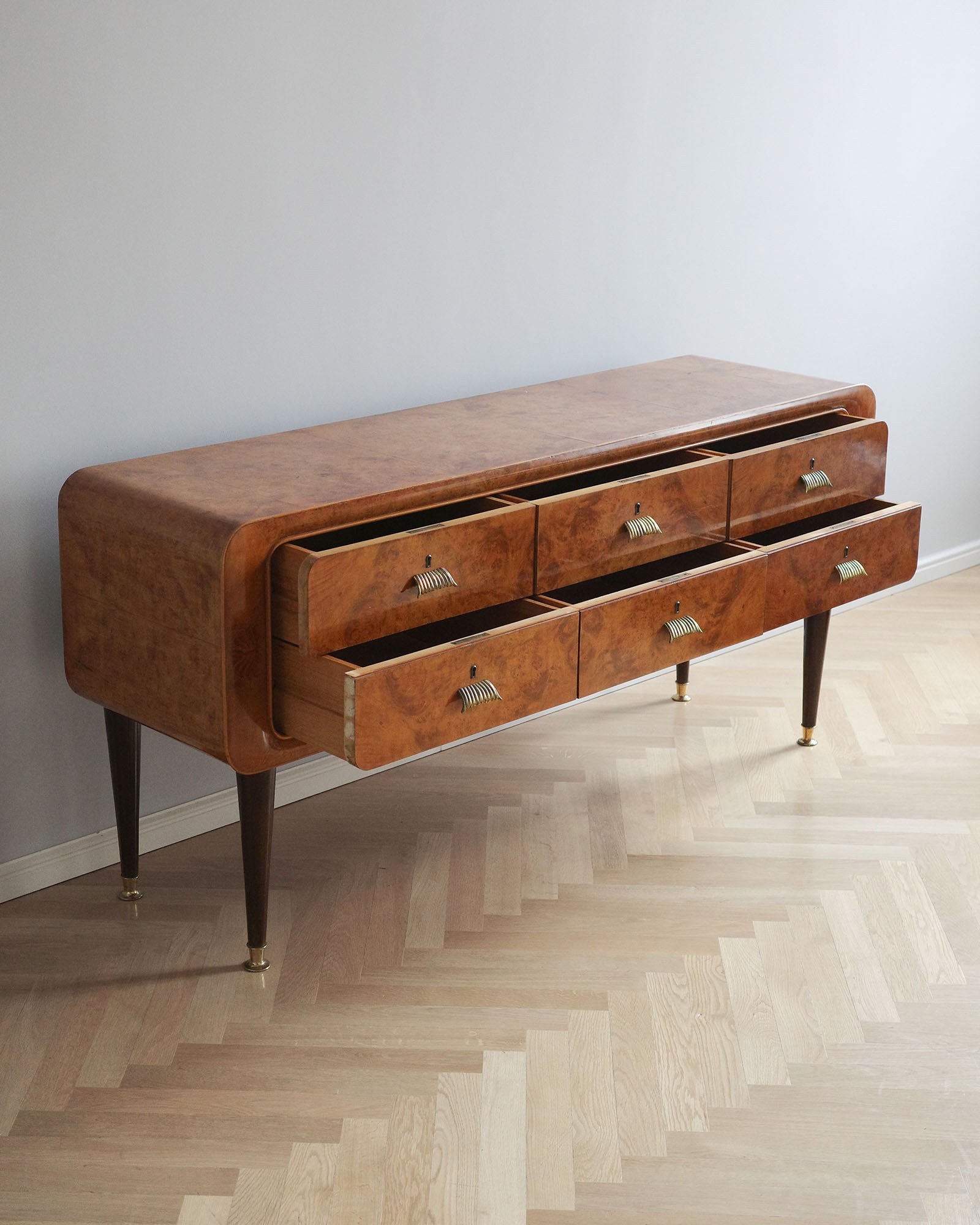 Mid-century komoda s korenicou, 1950s