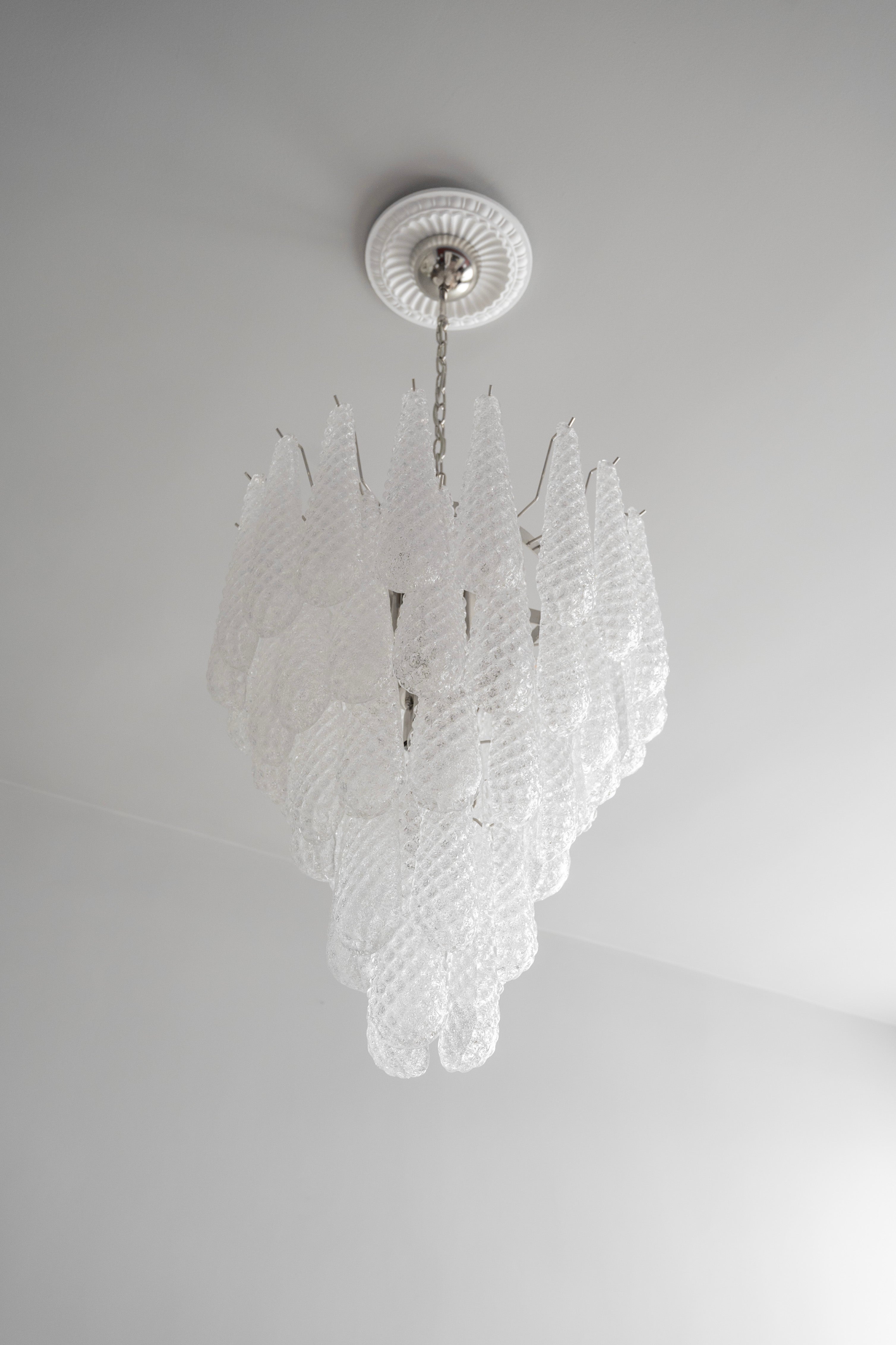 Luster z Murano skla - biele kvapky